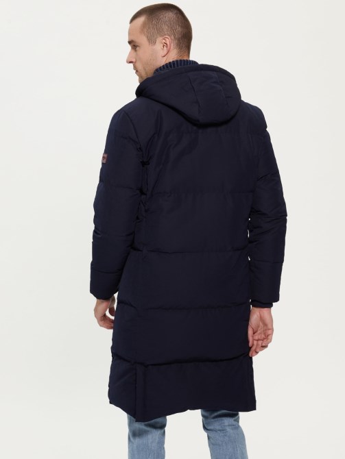 تخمين الأزرق الحقيقي أسفل البخاخ الطويل