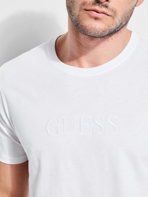تيشيرت بشعار أبيض أبيض Guess