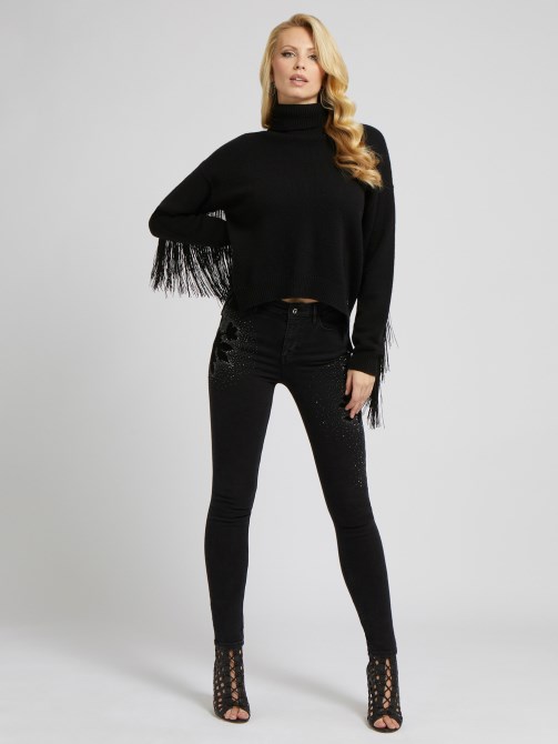 سترة من الصوف بأهداب سوداء