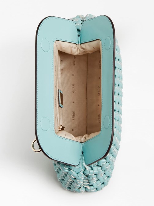 مضفر باللون الأزرق الفاتح