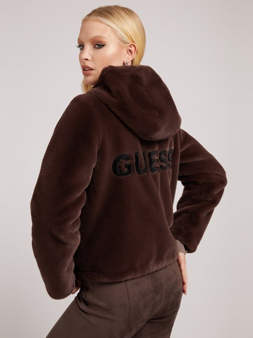 جاكيت فرو مزين بشعار بني Guess