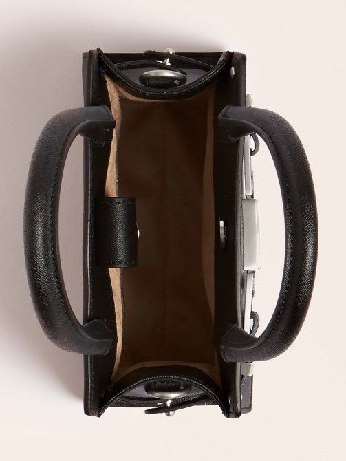 حقيبة سوداء سوداء كريستينا تخمين