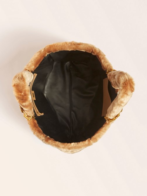 الفراء المتسوق