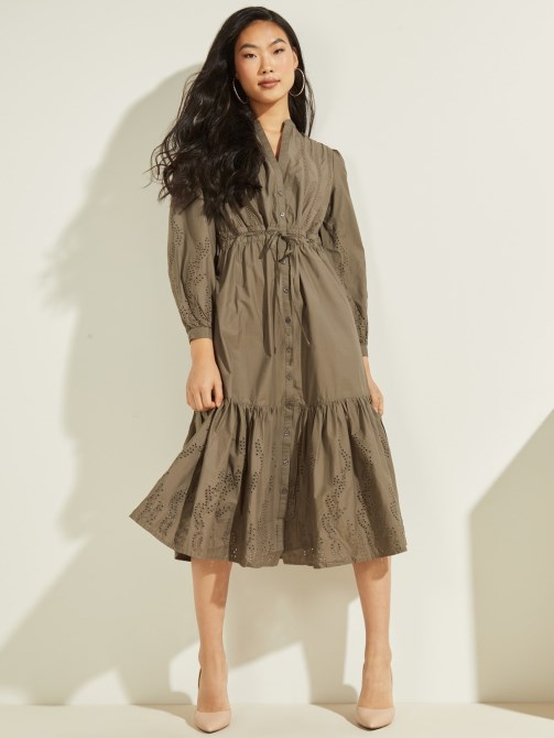 تخمين فستان طويل من القطن والتطريز الأخضر