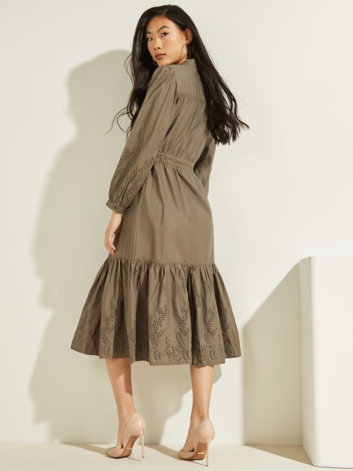 تخمين فستان طويل من القطن والتطريز الأخضر