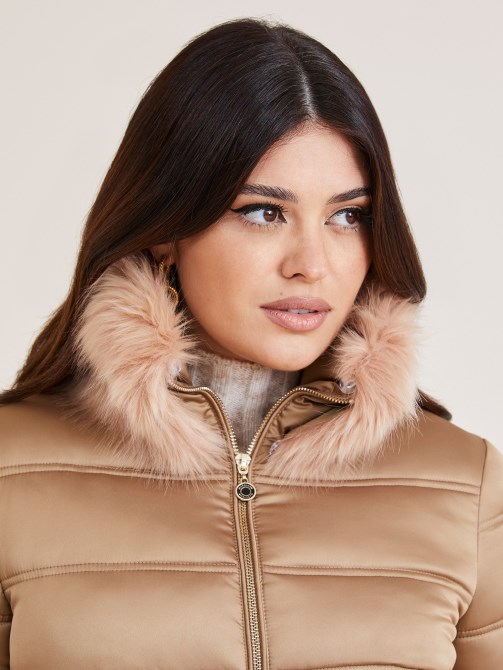 جاكيت مبطن من الساتان Marciano بيج Guess