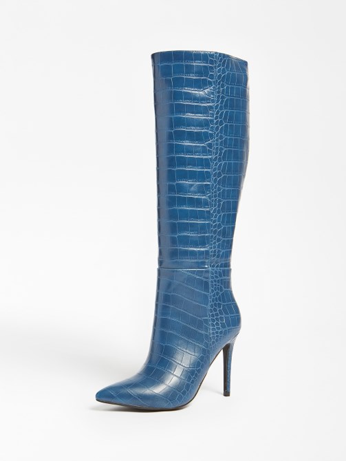 حذاء رياضي بطبعة جلد التمساح باللون الأزرق من Guess