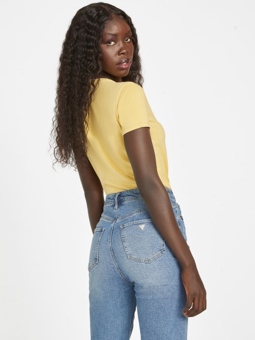 شروق الشمس المتربة Jill Rhinestone Logo Tee Guess