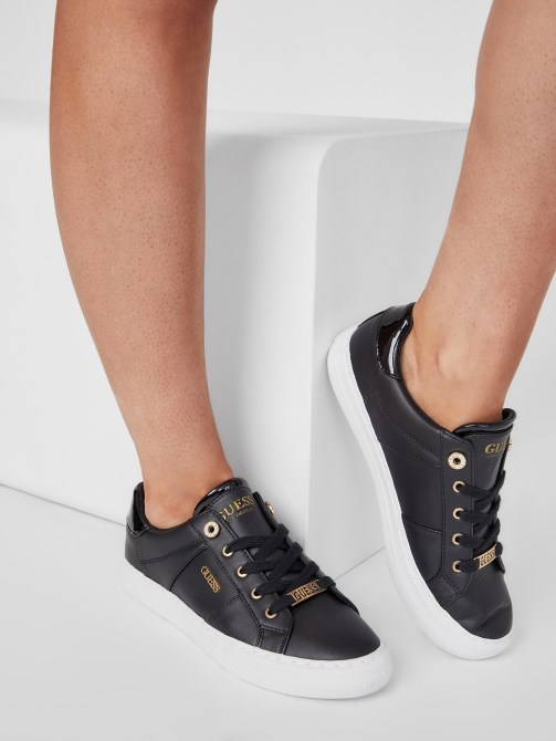 Guess Black 1 انظر إلى حذاء رياضي برقبة منخفضة من الجلد الصناعي