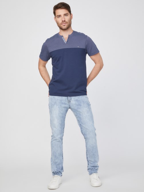 Adrian Color-block Slit Tee الحرير الأزرق Guess
