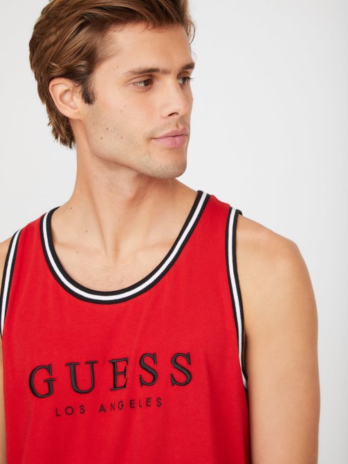 نيكولز مطرز بشعار تانك الرجبي الأحمر Guess