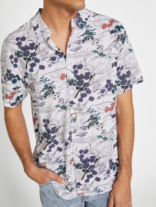 Guess Eco Kai Forest قميص أبيض نقي