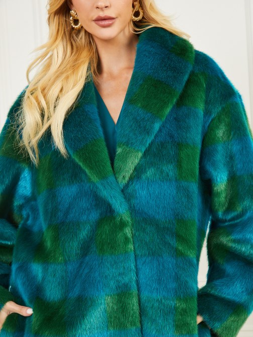 معطف روشيل Guess أخضر وأزرق برمودا ثنائي