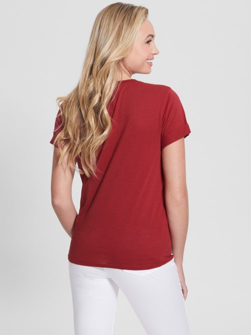 عصير البنجر الأحمر Guess Eco شعار Tee