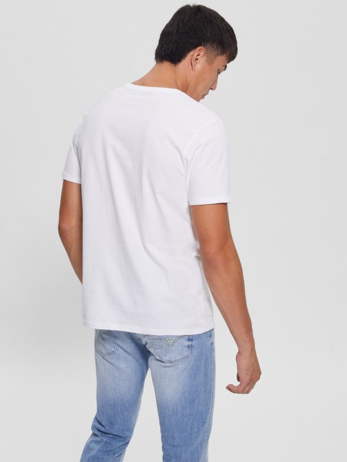 سلسلة شعار تي شيرت أبيض نقي Guess