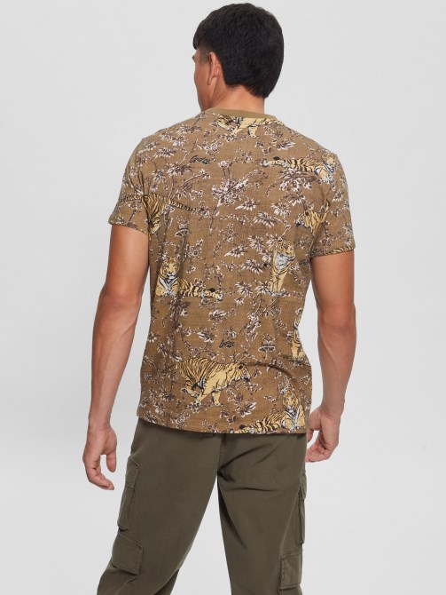 Tiger Crewneck Tee Tiger Jungle Print Guess. شكل النمر شكل النمر