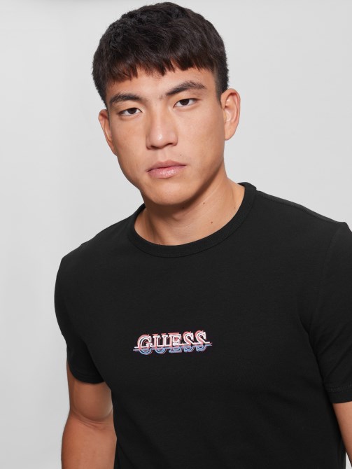 تي شيرت Guess بشعار Maksim باللون الأسود