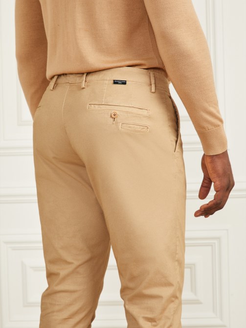 Guess سهل Chino بانت المحمص رمادي داكن