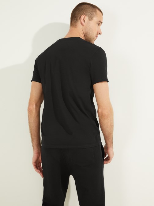 تي شيرت Guess بشعار منقوش باللون الأسود