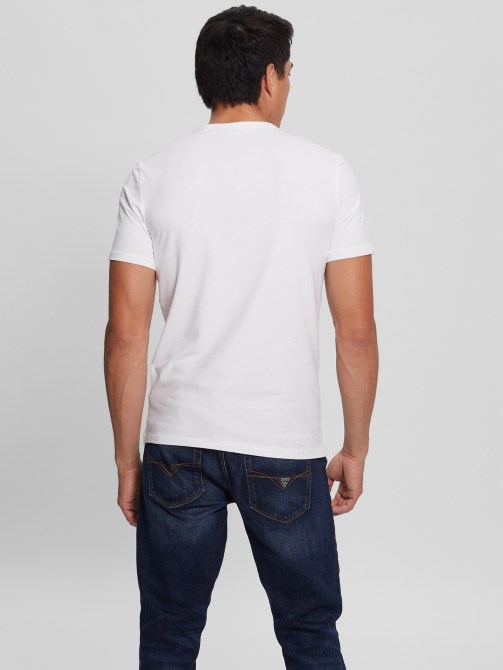 تي شيرت أبيض نقي بشعار Guess Maksim
