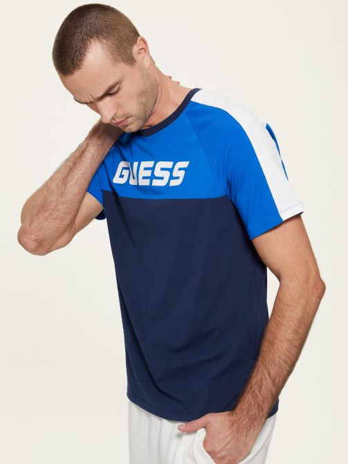 قميص رجالي بشعار من Guess باللون الأزرق