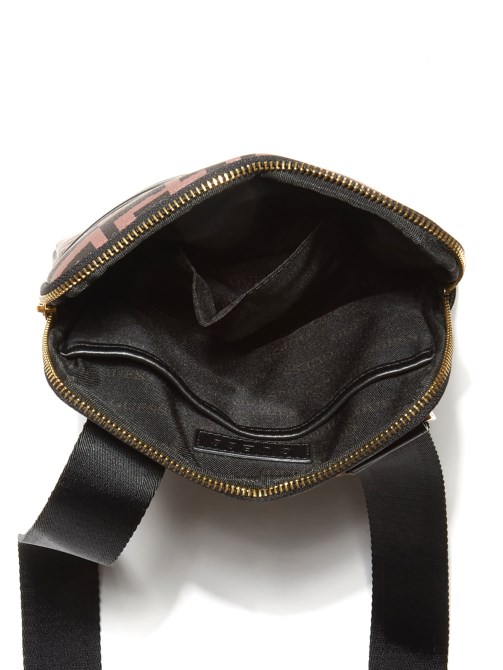 تخمين براون هروب شقة Crossbody